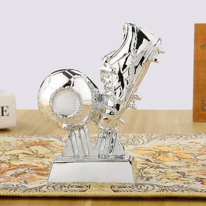 Trofeo Deportivo Personalizado para Baloncesto, Fútbol, Balón de <span class=keywords><strong>Oro</strong></span>, Hecho de Poliresina, Diseño Artístico Pintado Personalizado - Product Image 3