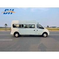Minibus d'occasion 17 places, conduite à droite, toit surélevé, moteur diesel, transmission manuelle, conduite à gauche, blanc