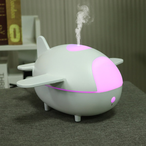 Humidificador ultrasónico creativo con forma de avión, alimentado por USB de 0,5 l, con luz de 7 colores para uso en el hogar, la oficina o el escritorio - Product Image 5