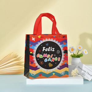 Sac en papier de luxe à motif gâteau de dessin animé avec poignée gilet, personnalisable, pour emballage de vêtements <span class=keywords><strong>et</strong></span> utilisation en centre commercial - Product Image 6