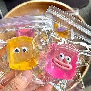 ของเล่นบีบมาลโทสทรงลูกบาศก์ขนาดใหญ่ ของเล่นบีบคลายเครียดสำหรับผู้ใหญ่และเด็ก ทำจากซิลิโคนปลอดสารพิษ ของเล่นตั้งโต๊ะ ASMR - Product Image 3