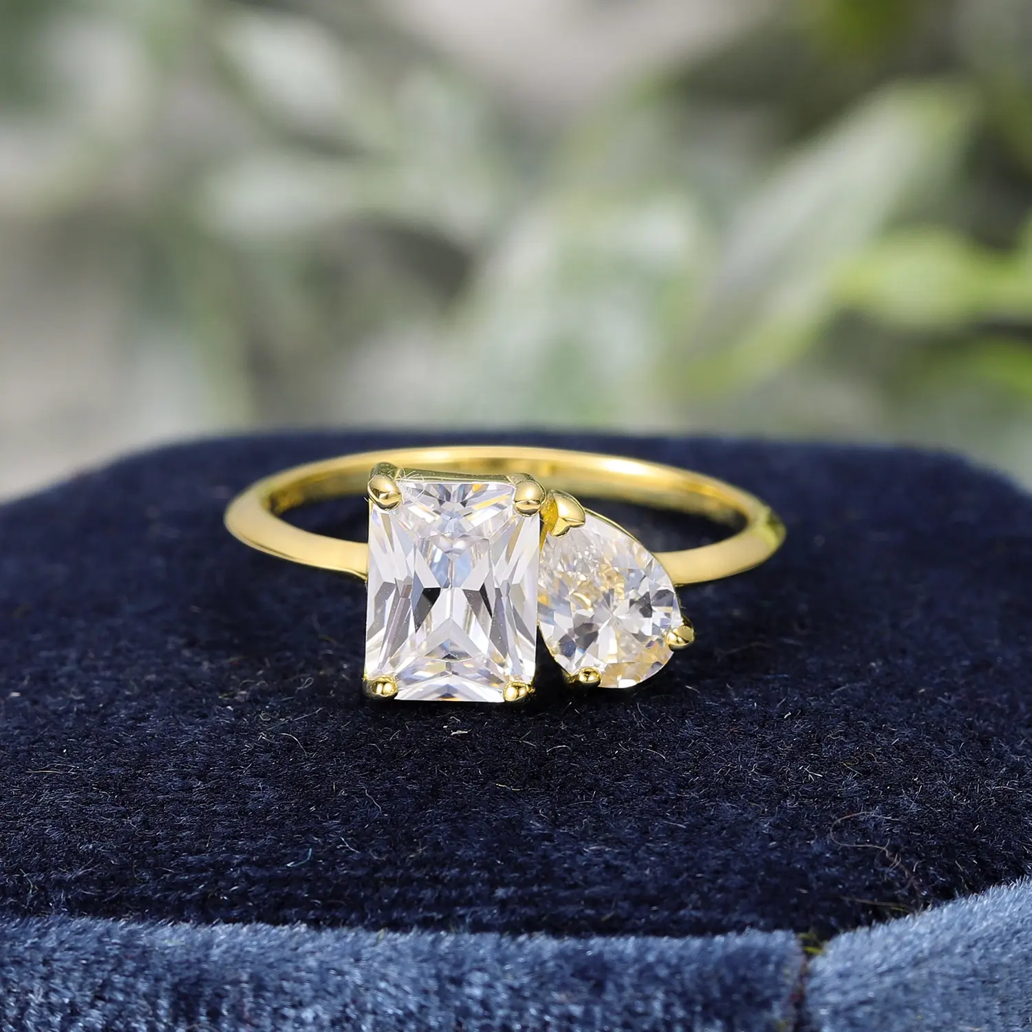 OL1037 Abiding Fine Jewelry Emerald Pear Cut Moissanite Lab Diamond 10K 14K 18K Yellow Gold Toi Et Moi Ring