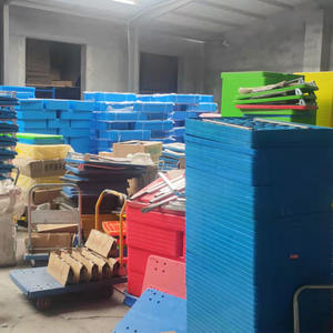 עגלת משטחים מתקפלת ניידת מפלסטיק עמיד במיוחד במשקל 200 ק\\\"ג, לשימוש בשוק, אחסון, עבודה והובלה. - Product Image 5