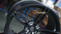 Roda tempa logam campuran Monoblock kustom untuk Ferrari 458 F12 488 430 296 F8 ROMA F355 348 LaFerrari Purosangue SF90 Portofino 812
