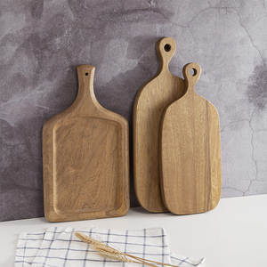 Planche à découper en bois <span class=keywords><strong>de</strong></span> noyer ronde carrée à rainures perforées pour steak et <span class=keywords><strong>plateau</strong></span> à pizza avec rainure pour la sauce - Product Image 4