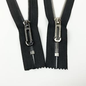 <strong>High</strong> Quality Hot Selling <strong>High</strong>-end Durable 5 # Bright Gun Closure Metal <strong>Zipper</strong> for Clothing Pants <strong>Zipper</strong> - Product Image 5