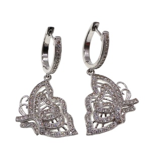 Femmes coréennes mode doux joker simple boucles d'oreilles vent doux givré alliage papillon boucles d'oreilles - Product Image 2