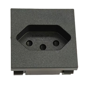 Presa di corrente quadrata standard brasiliana 10A 20A 250V presa presa di corrente per <span class=keywords><strong>UPS</strong></span> - Product Image 1