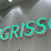Panneaux publicitaires lumineux LED en acrylique DakeSign personnalisés, étanches et à éclairage frontal pour les écoles et les devantures de magasins