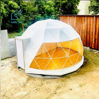 Dôme géodésique transparent pour le glamping en plein air, 6 m, avec porte triangulaire
