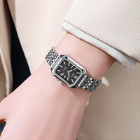 Montres Quartz Carrées pour Femmes avec Bracelet en Acier Inoxydable, Nouvelle Arrivée, Luxe Léger, Tendance, Personnalisées, Vente en Gros