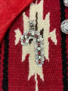 COLLECTION DE NOËL PENDENT EN ARGENT STERLING FAIT MAIN OPALE ROUGE AVEC BUFFLE BLANC - Product Image 3