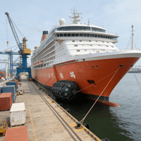 Fender pneumatique industriel en caoutchouc gonflable flottant pour transfert de navire à navire