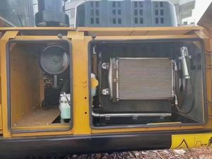 China Used Excavator SANY 215C Hydraulic Crawler Excavator Japan Hitachi 21.5 Ton Excavators-for-sale - Product Image 3