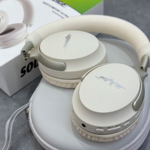 Auriculares inalámbricos QC65 supraaurales con estuche de carga plegable para teléfono móvil, carga tipo C, códec AAC - Product Image 1