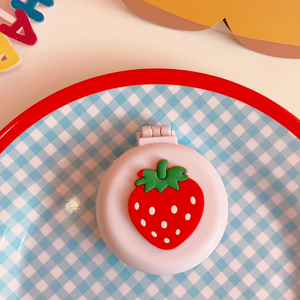 Lược Gương Bỏ Túi Đa Năng Họa Tiết Trái Cây Hoạt Hình 2 Trong 1 Bộ Lược Gương Gập Được Dụng Cụ Mỹ Phẩm Trang Điểm Nữ Tính - Product Image 3