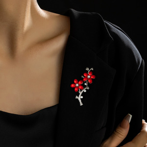 Muyu Plum Blossom Brooch Red Flower Zinc Alloy Women's Party Accessory - Product Image 4