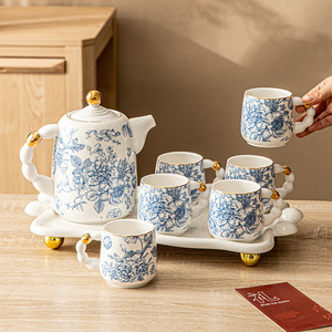 Caja de regalo con logotipo personalizado, juego de té de 7 piezas de porcelana de rosa azul, tetera floral británica con tazas de té, juego de fiesta de té para mujer con bandeja - Product Image 1