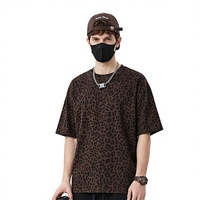 Camiseta de algodón grueso de 240 gramos con estampado de leopardo para hombre, cuello redondo, manga corta, estilo urbano, informal.
