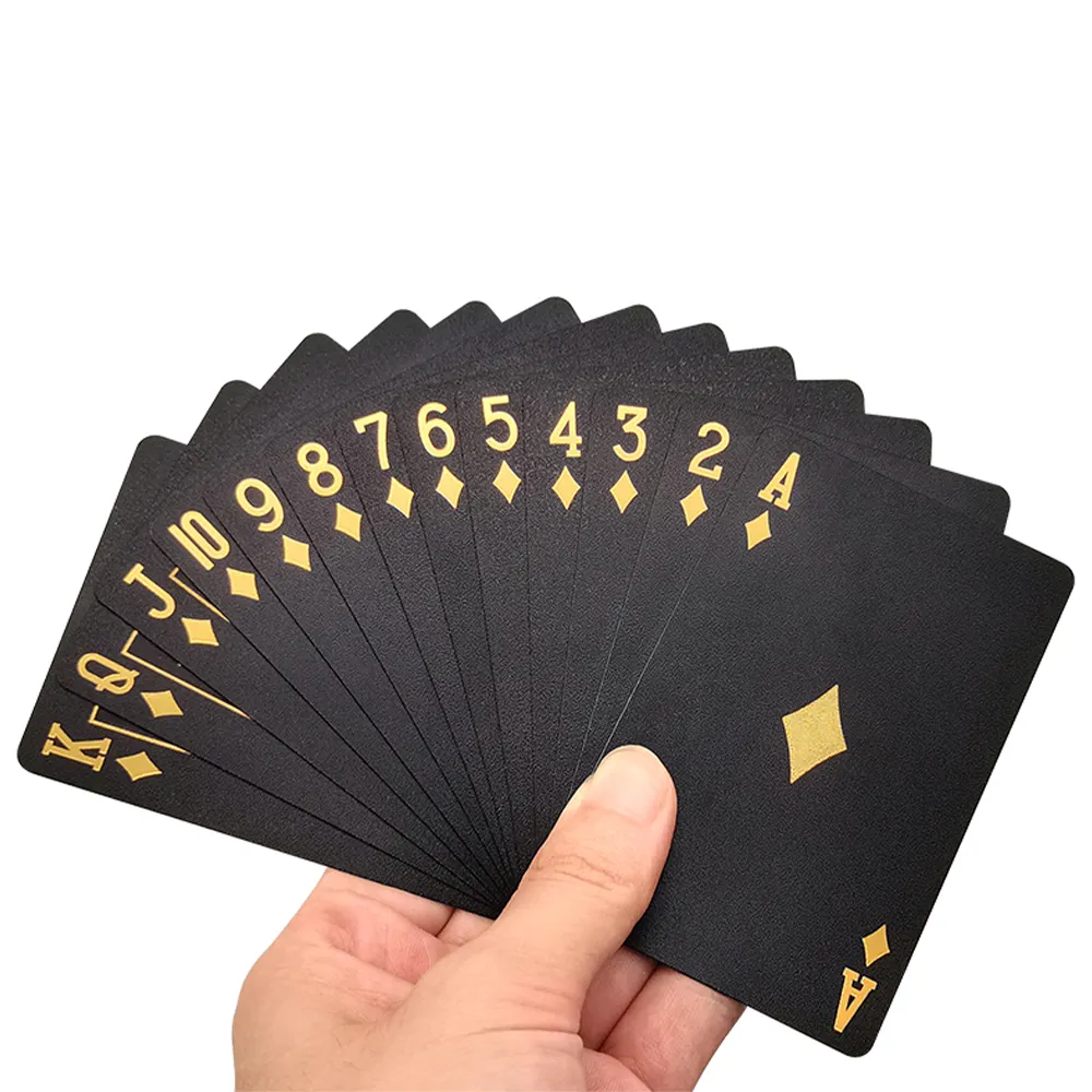 Logo personnalisé de haute qualité en plastique noir lisse étanche Poker créatif Durable plaqué or cartes à jouer