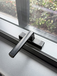 Fenêtres à suspension supérieure symétriques en alliage d'aluminium à <span class=keywords><strong>double</strong></span> <span class=keywords><strong>vitrage</strong></span>, économie d'énergie, design moderne, pour murs-rideaux <span class=keywords><strong>et</strong></span> halls commerciaux à isolation <span class=keywords><strong>thermique</strong></span> - Product Image 6