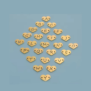 Dijes de Acero Inoxidable Pulido Espejo de 12mm con Doble Agujero, Iniciales de Corazón A-Z para Fabricación de Joyería DIY, Pulseras y Collares - Product Image 1