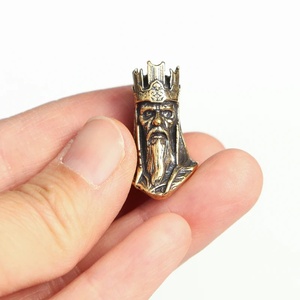 Colgante de metal trenzado DIY King Head, dijes punk hechos a mano, cuentas de latón con forma de cuchillo para accesorios EDC, accesorios para exteriores y fidget spinners - Product Image 2