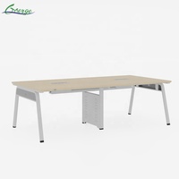 Table de conférence convertible moderne grande capacité (4-8 places) avec gestion des câbles pour bureau commercial