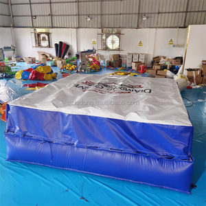 Tapis d'atterrissage <span class=keywords><strong>de</strong></span> cascade gonflable, tapis d'<span class=keywords><strong>airbag</strong></span> <span class=keywords><strong>de</strong></span> cascade <span class=keywords><strong>de</strong></span> chute libre, matelas d'<span class=keywords><strong>airbag</strong></span> <span class=keywords><strong>de</strong></span> cascade pour le <span class=keywords><strong>ski</strong></span> - Product Image 3