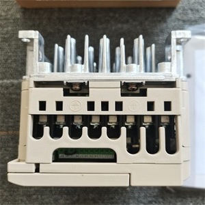 อินเวอร์เตอร์ปรับความถี่ยาสกาวะ CIMR-VB4A0002BBA 400V IP20 V F ควบคุมการใช้งานในอุตสาหกรรม - Product Image 4
