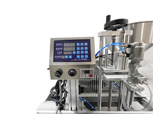 Machine de remplissage automatique Yunqingtech à pompe rotative pour boissons alcoolisées, jus, eau minérale, brillant à lèvres, laque pour cheveux et sauces sur convoyeur - Product Image 4
