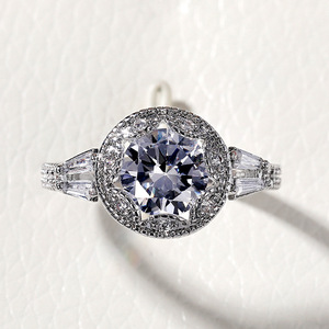 Anello di Fidanzamento a Mezzaluna con Zirconi per Donne, Elegante Gioiello da Dito alla Moda - Product Image 3