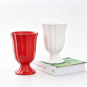 Nouveaux pots à fleurs en céramique <span class=keywords><strong>rouge</strong></span>, grands et modernes, décorés en relief, <span class=keywords><strong>sur</strong></span> <span class=keywords><strong>pied</strong></span> haut, pour la décoration de la pièce et de la table à manger - Product Image 1