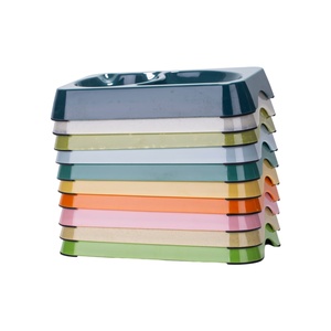 Plat de nourrissage pour animaux de compagnie à double compartiment, base antidérapante en plastique de couleur unie pour chiens, utilisation en intérieur - Product Image 6