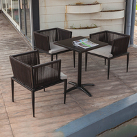 Ensemble de mobilier de jardin nordique pour balcon, table de salle à manger d'extérieur en aluminium tressé avec 4 chaises pour terrasse et patio