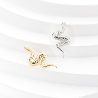 Mode 14K/18K solide or jaune Animal mode serpent en forme de boucles d'oreilles à filetage interne Piercing bijoux pour femmes filles