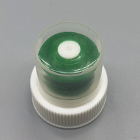 Botella de Agua de Plástico 28/400 con Tapa de Empuje y Tirón, Superficie Pulida, Cubierta Antipolvo, Cierre para Deportes y Embalaje