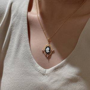 Collar de Plata de Ley S925 con Colgante de Reina, Diseño de Nicho, Joya Vintage de Moda, Collar Camelot - Product Image 3