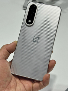 OnePlus Ace 5 Ultra หน้าจอ 6.83 นิ้ว 144Hz Amoled ชิปเซ็ต Dimensity 9400+ กล้อง 50MP แบตเตอรี่ 6700mAh รองรับชาร์จเร็ว 5G สมาร์ทโฟนสำหรับเล่นเกม - Product Image 4