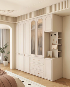 Armoire intégrée moderne sur mesure en MDF de style français avec <span class=keywords><strong>portes</strong></span> cintrées et tiroirs à fermeture douce pour chambre d'appartement et de villa - Product Image 2