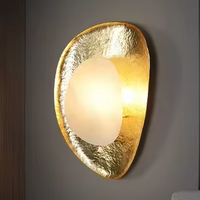Applique murale moderne en laiton massif et marbre d'albâtre. Éclairage LED de luxe pour salon, villa, hôtel, salle d'exposition, couloir