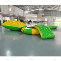 Trampoline aquatique gonflable multifonctionnel pour parc aquatique, idéal pour la location en station balnéaire