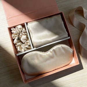 Offre Spéciale : Ensemble Masque de Sommeil <span class=keywords><strong>en</strong></span> Soie de Mûrier, Taie d'Oreiller <span class=keywords><strong>en</strong></span> Soie, Chouchou <span class=keywords><strong>en</strong></span> Soie, Masque Anti-rides pour les Cheveux, Masque de Sommeil pour Femme – Idéal Cadeau - Product Image 1