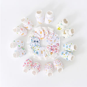 Conjunto de Gorro, Calcetines y Manoplas para Bebé Recién Nacido MIO, Diseño de Dibujos Animados, Estampado de Animales y Corazones, Antiarañazos - Product Image 2