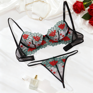 Комплект женского кружевного нижнего белья с вышивкой и цветами - Product Image 6