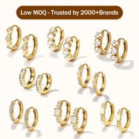 HOVANCI Boucles d'oreilles créoles délicates inversées en acier inoxydable plaqué or 18 carats avec zircon cubique, hypoallergéniques, bijoux de mode pour femmes