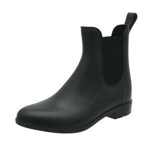 YL6116 Vente chaude en gros, chaussures imperméables pour femmes, mode personnalisée, antidérapantes, <span class=keywords><strong>bottes</strong></span> de pluie noires en gelée pour femmes - Product Image 2