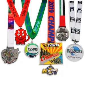 Profession eller Großhandel individuell gestalten Sie Ihre eigene Zink legierung 3D Gold Metal Award Marathon lauf Sport medaille