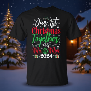 Notre 1er Noël ensemble sous le nom de Mr et Mme 2024 T-shirt pour couples - Product Image 3