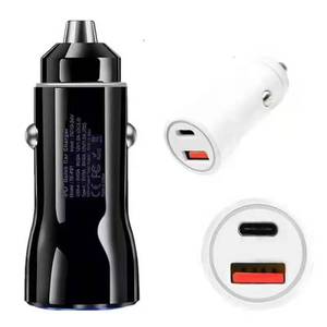 Chargeur de voiture double USB 12-36V à charge rapide avec port Type C et USB pour téléphone - Product Image 1